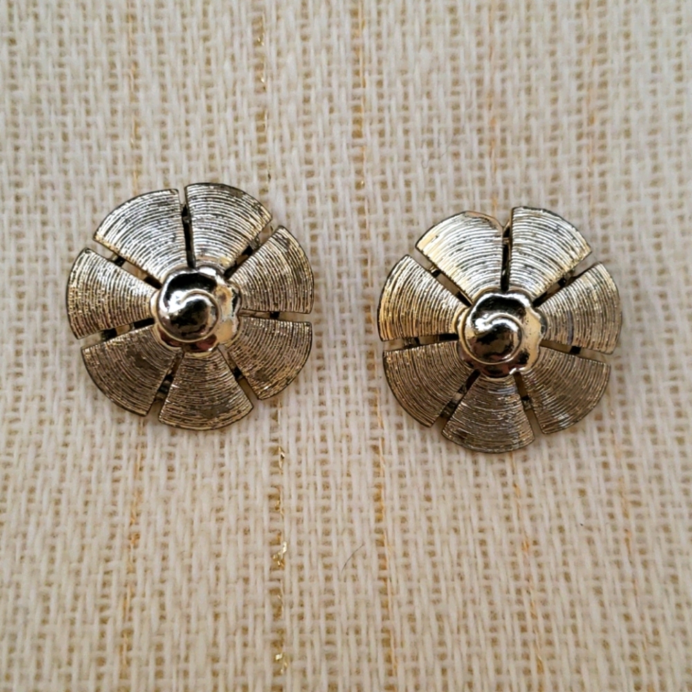 Rare Vintage Lisner Earrings